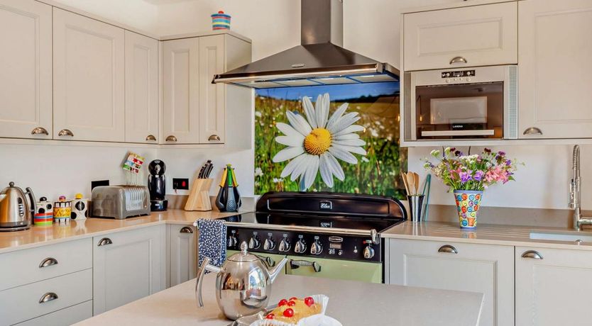 Photo of 3 Bed in Alvington