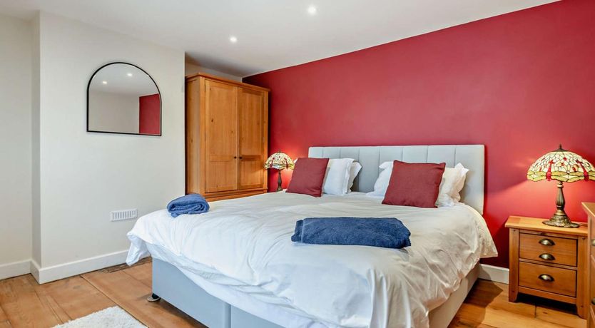 Photo of 3 Bed in Stockbridge
