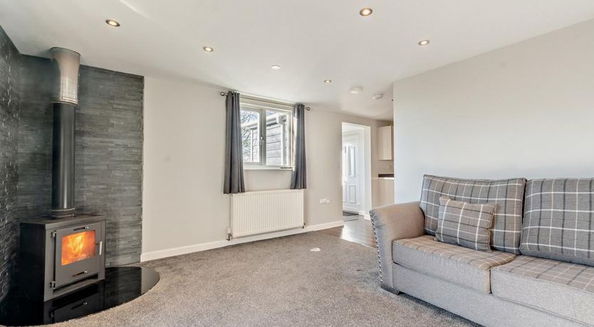 Photo of 2 Bed in Llwyncelyn