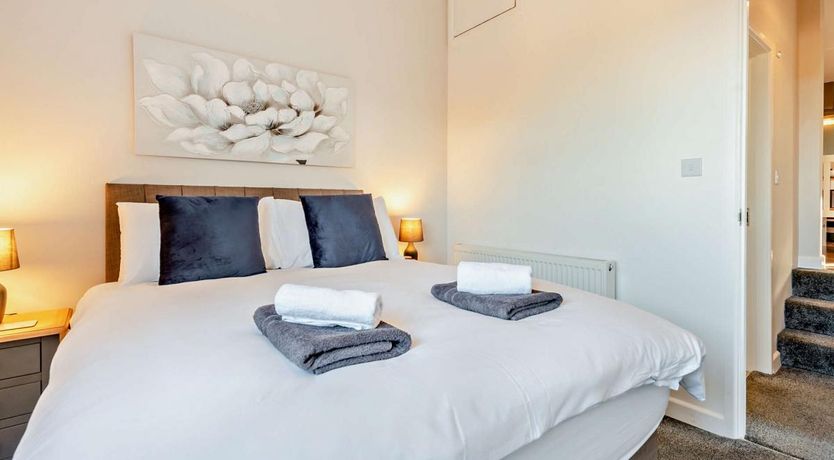 Photo of 2 Bed in Llwyncelyn