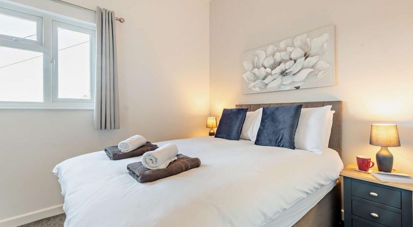 Photo of 2 Bed in Llwyncelyn