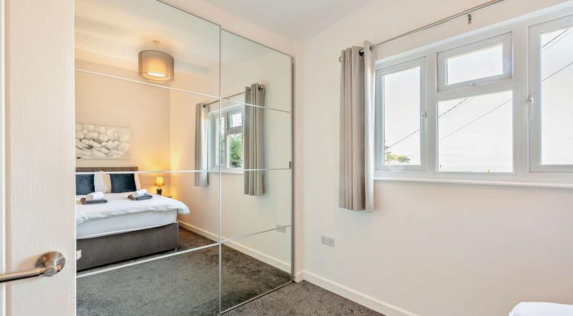 Photo of 2 Bed in Llwyncelyn