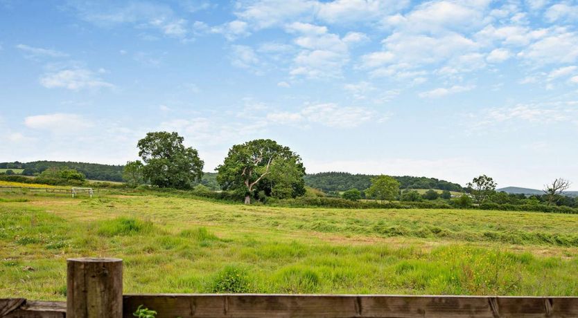 Photo of 1 Bed in Okeford Fitzpaine