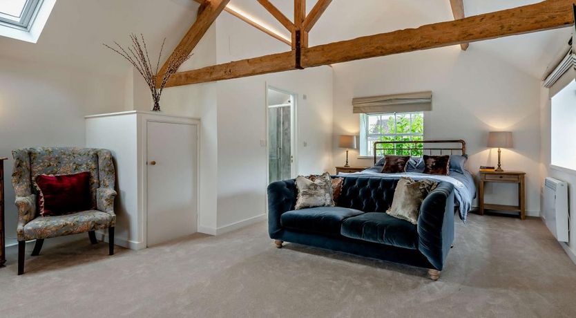 Photo of 1 Bed in Okeford Fitzpaine