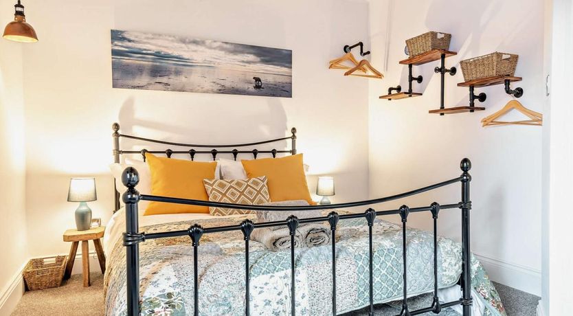 Photo of 2 Bed in Taunton