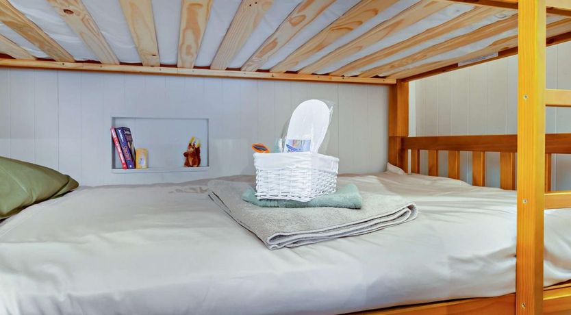 Photo of 1 Bed in Newport