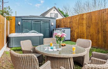 2 Bed in Rhyl Holiday Home