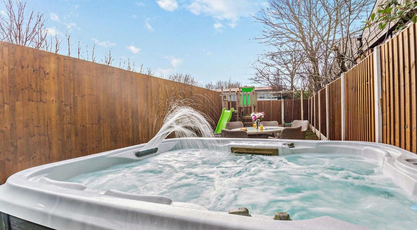 Photo of 2 Bed in Kinmel Bay