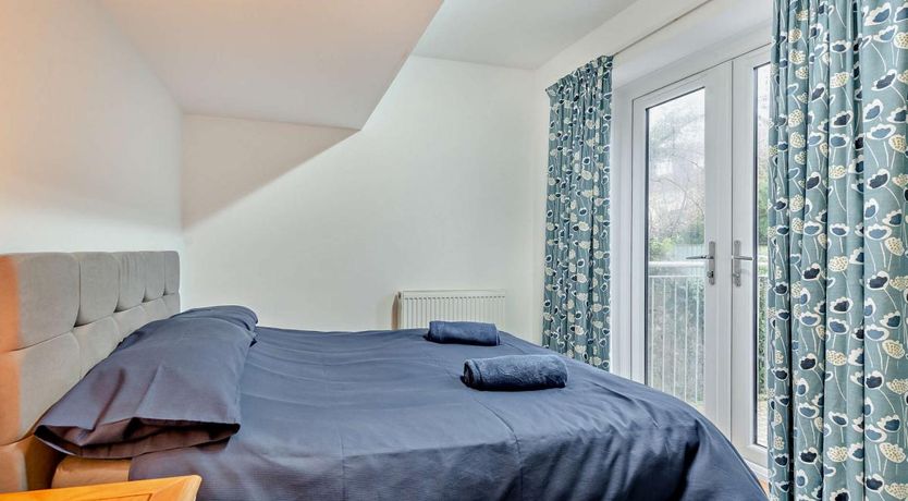 Photo of 2 Bed in Tenby