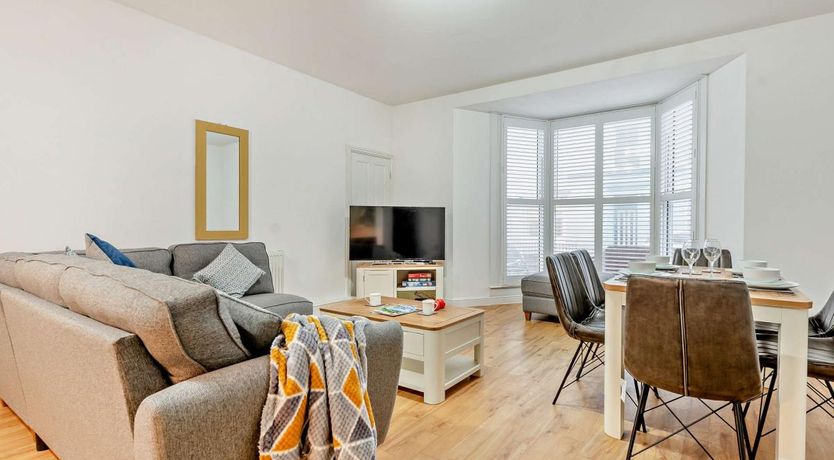 Photo of 2 Bed in Tenby