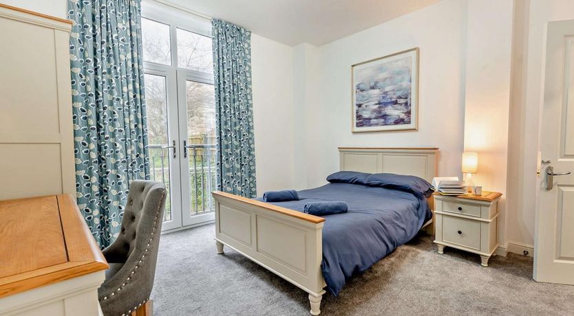 Photo of 2 Bed in Tenby