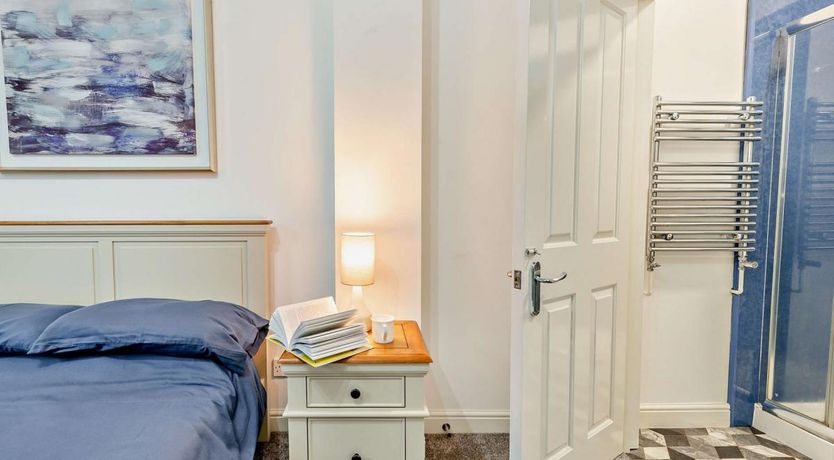 Photo of 2 Bed in Tenby