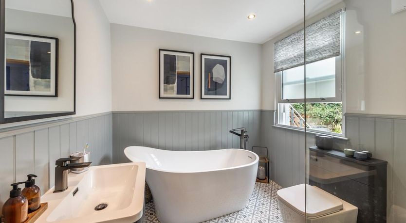 Photo of 4 Bed in Aberdovey