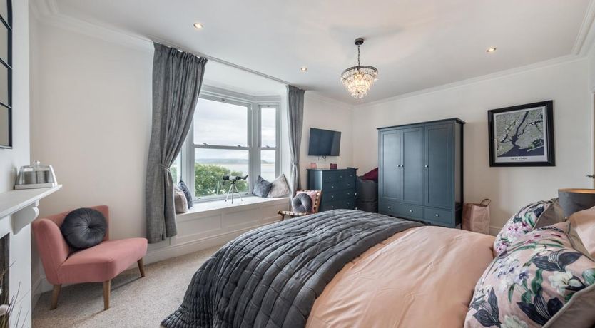 Photo of 4 Bed in Aberdovey