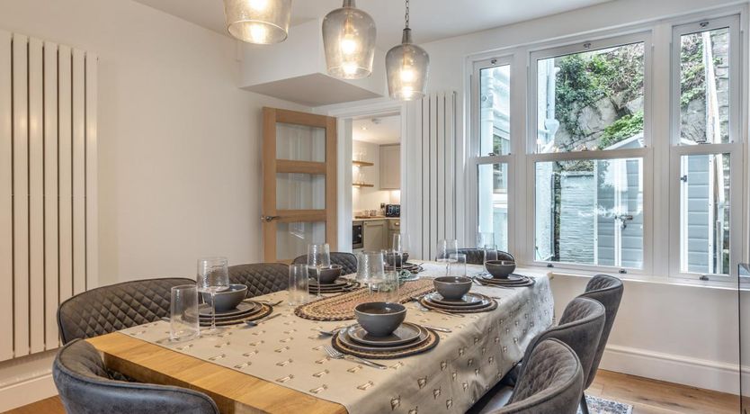 Photo of 4 Bed in Aberdovey