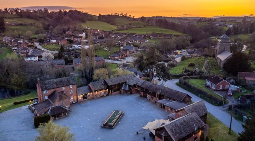 Photo of 21 Bed in Newtown