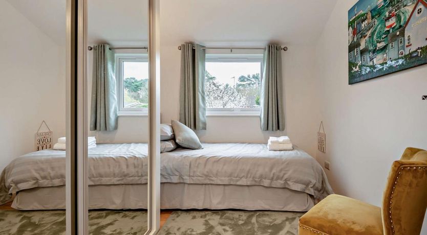 Photo of 2 Bed in St. Leonards