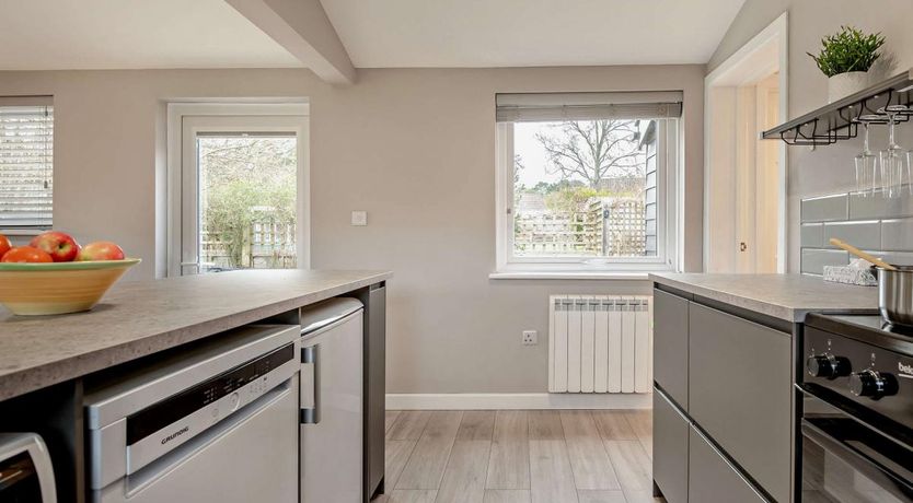 Photo of 2 Bed in St. Leonards