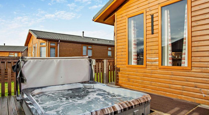 Photo of 3 Bed in Strachan