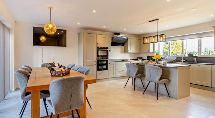 Photo of 4 Bed in Bishops Castle