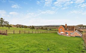 Photo of in Lower Rochford (94240)