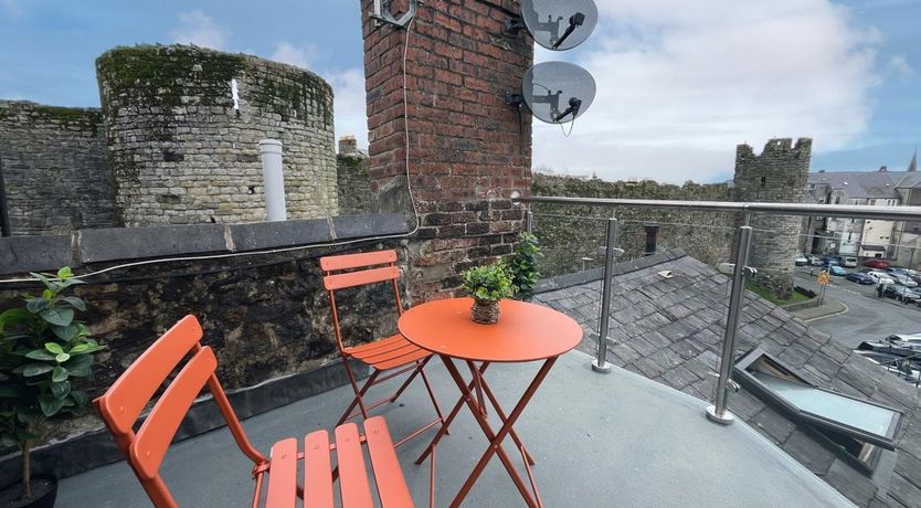 Photo of 1 Bed in Caernarfon