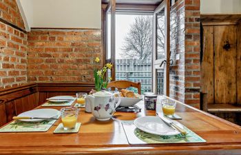 2 Bed in Llanidloes Holiday Home