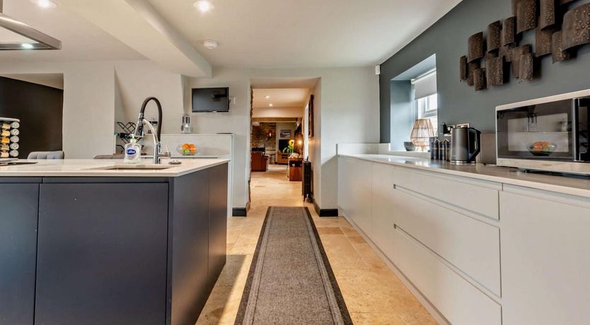 Photo of 3 Bed in St. Florence