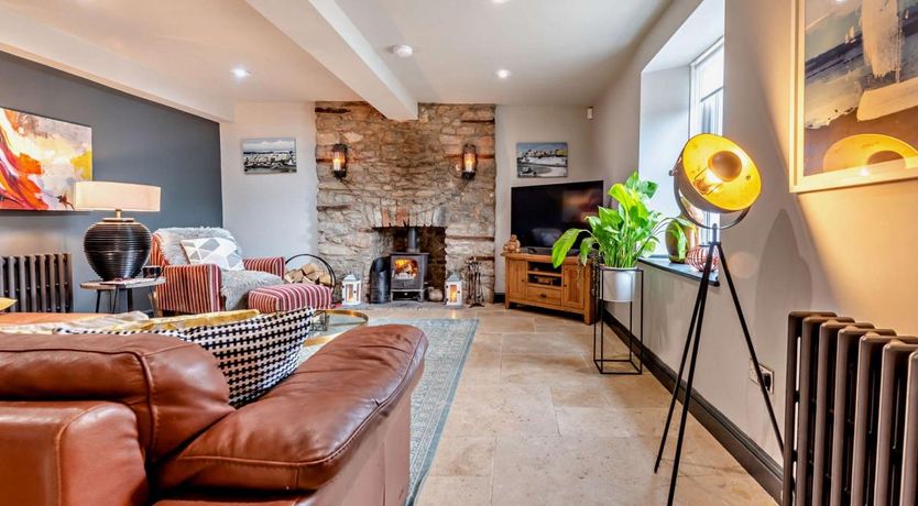 Photo of 3 Bed in St. Florence