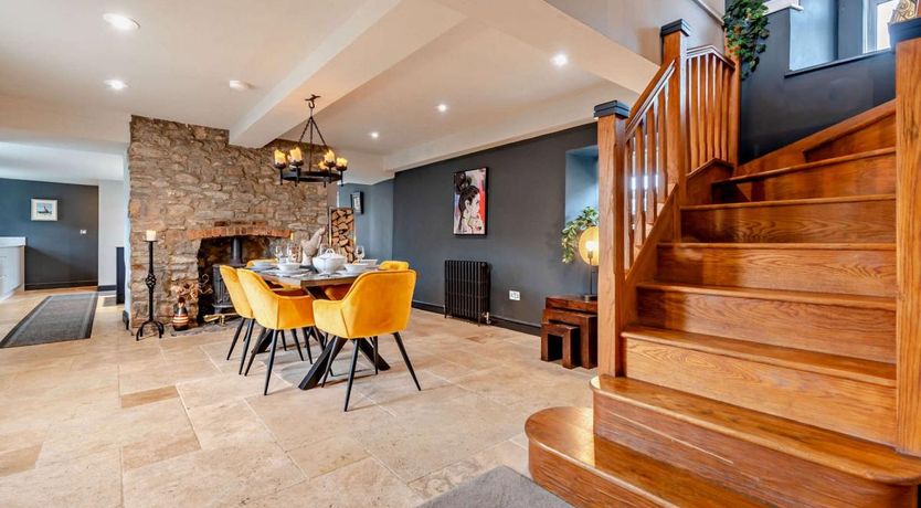 Photo of 3 Bed in St. Florence