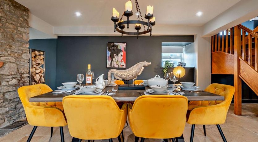 Photo of 3 Bed in St. Florence