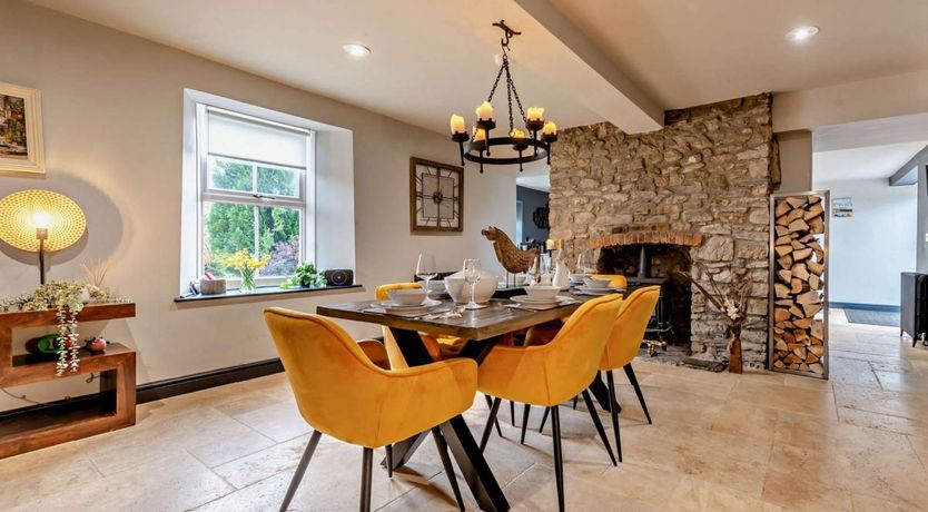 Photo of 3 Bed in St. Florence