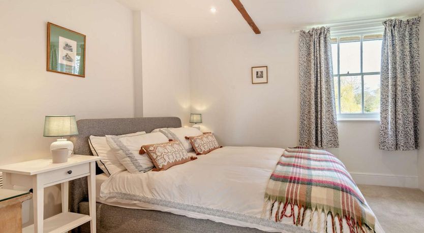 Photo of 1 Bed in Sherborne