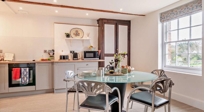 Photo of 1 Bed in Chetnole