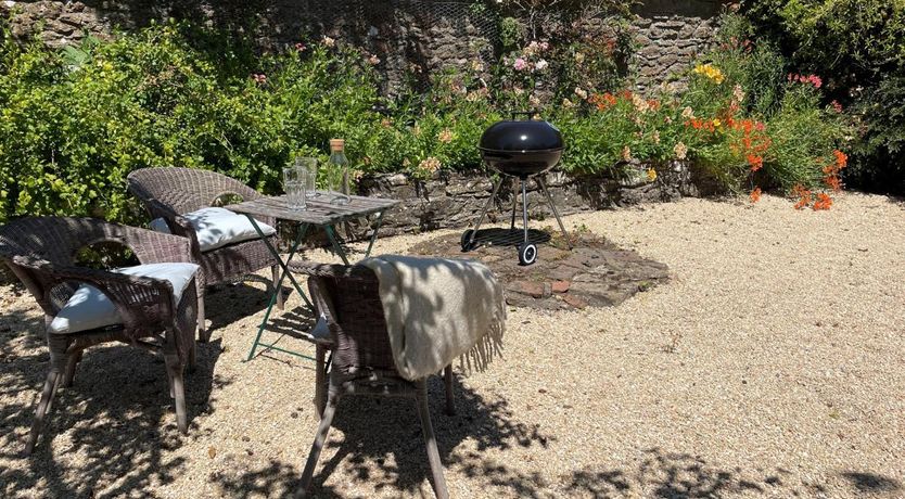 Photo of 1 Bed in Chetnole