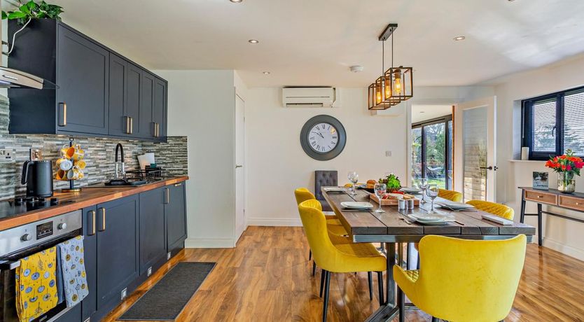 Photo of 3 Bed in West Morton