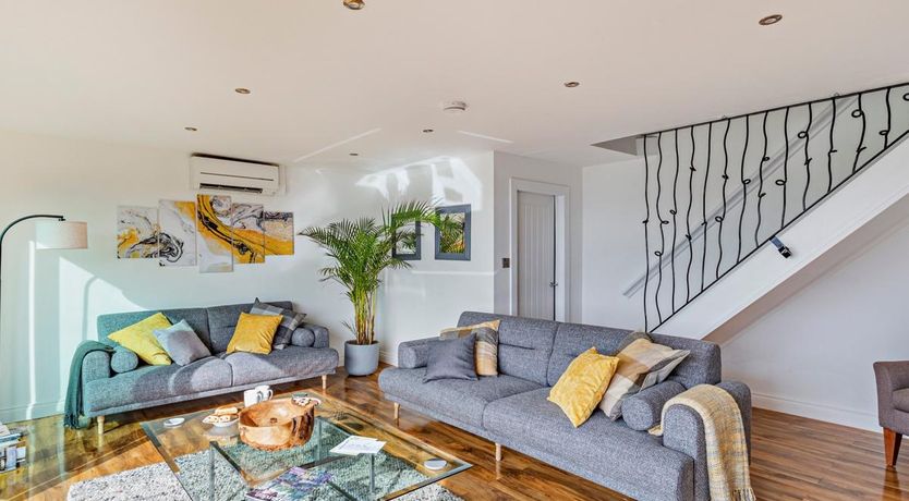 Photo of 3 Bed in West Morton