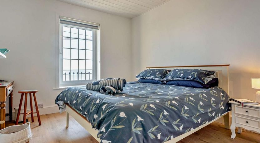 Photo of 2 Bed in Ventnor