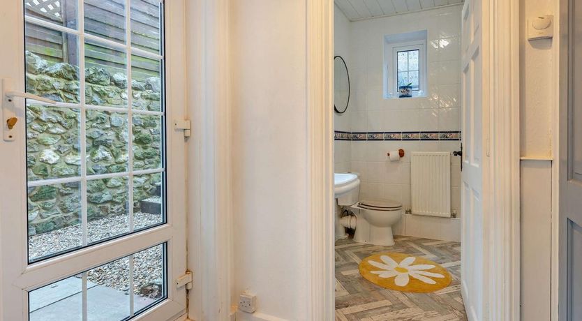 Photo of 2 Bed in Ventnor