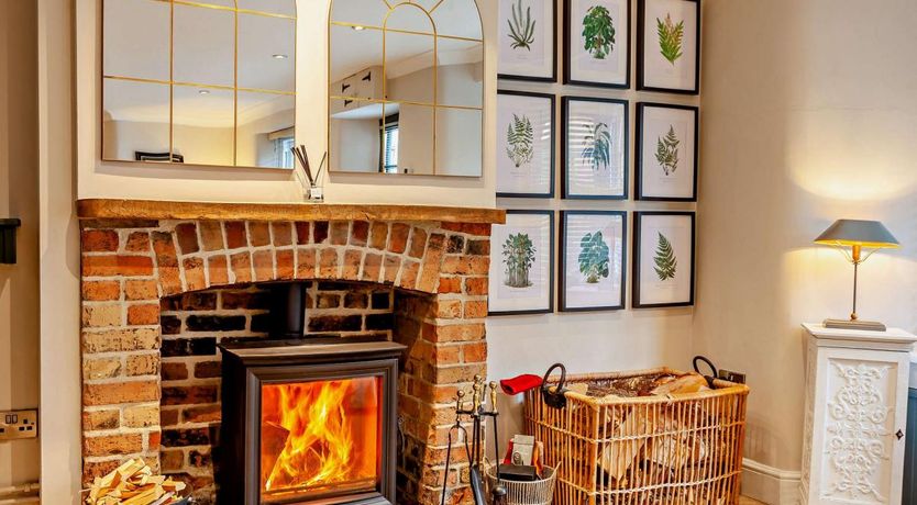 Photo of 3 Bed in Curry Rivel