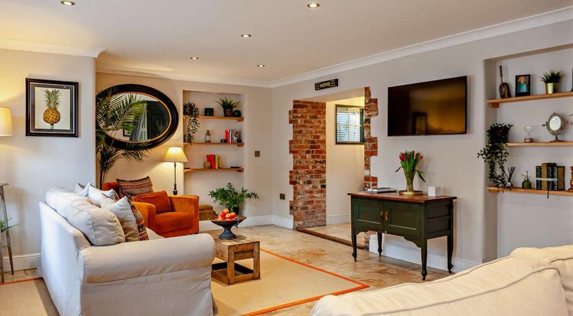 Photo of 3 Bed in Curry Rivel