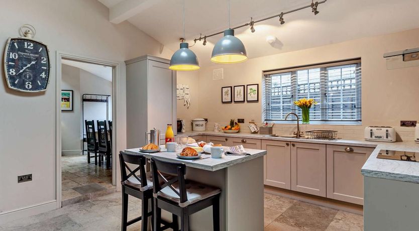 Photo of 3 Bed in Curry Rivel