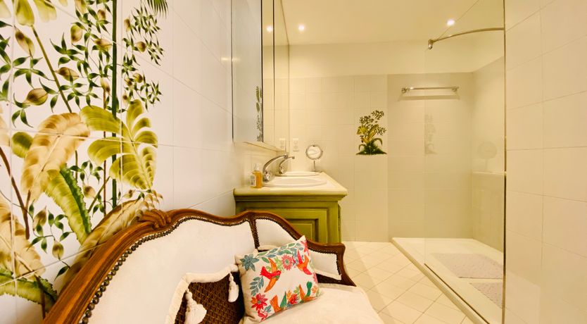 Photo of Orange & Cream