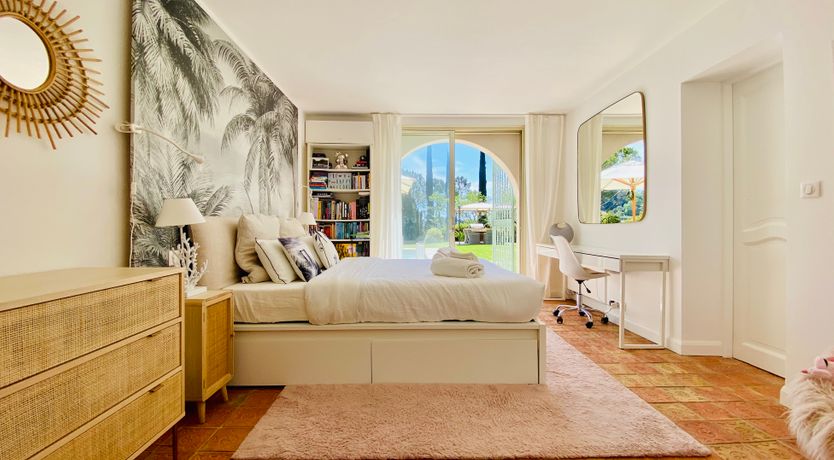 Photo of Orange & Cream