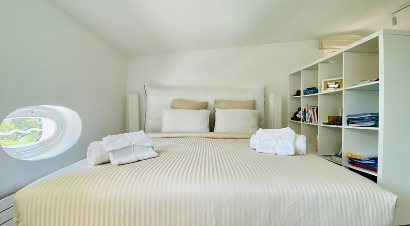 Photo of Orange & Cream