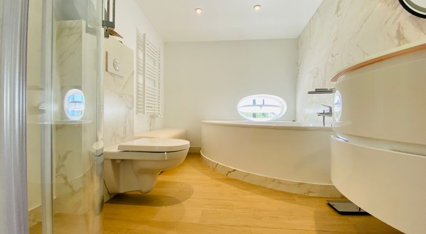 Photo of Orange & Cream