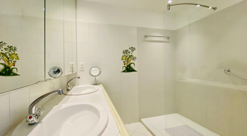 Photo of Orange & Cream