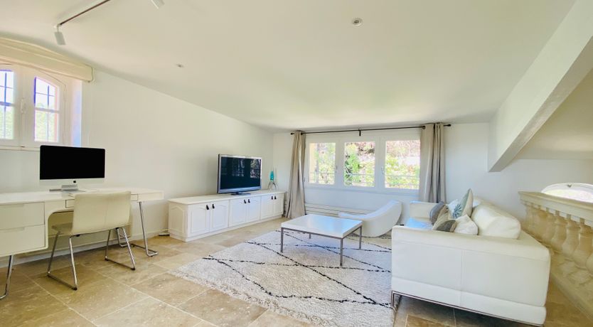 Photo of Orange & Cream