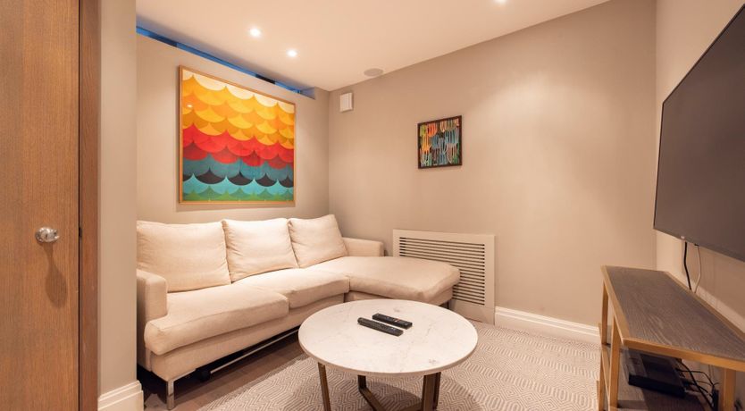 Photo of Sunny in Chelsea