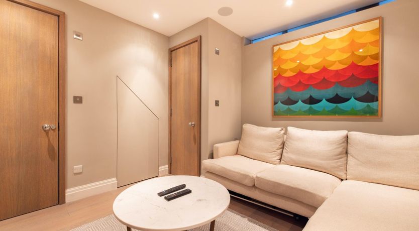 Photo of Sunny in Chelsea